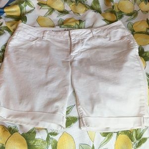 Apt9 Woman’s Bermuda Short